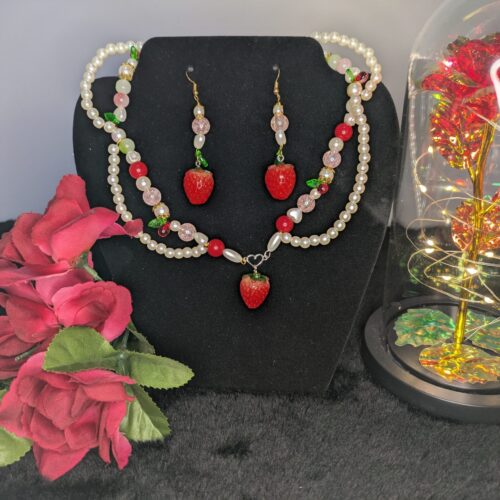 berries and cream necklace set